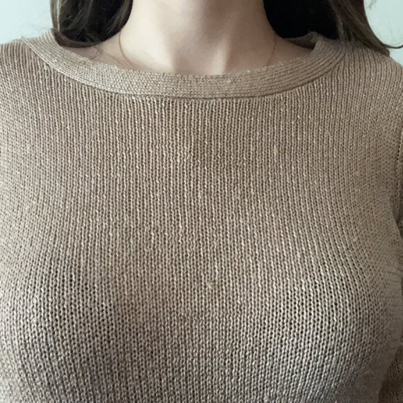 Club Monaco - Italian Yarn Gold Knit Sweater w/ Back Cut-Out: Women’s XS - Picture 3 of 7